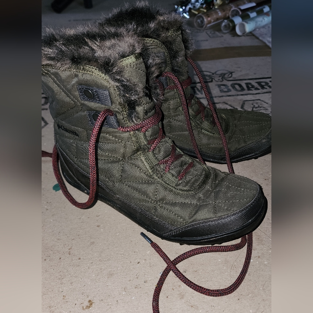 Columbia winter boots - Picture 2 of 3